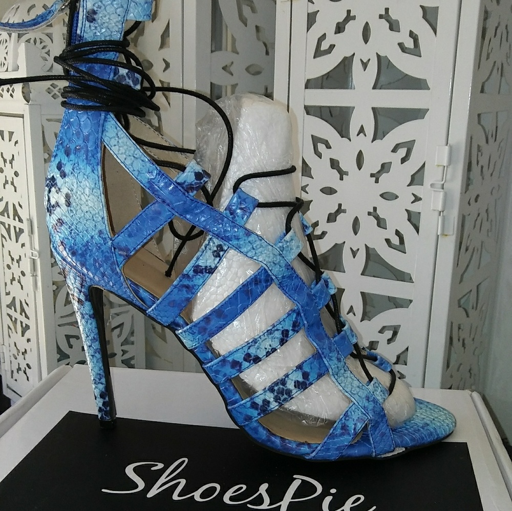 Multicolor Royal Blue, Black & W Snake Print Heels